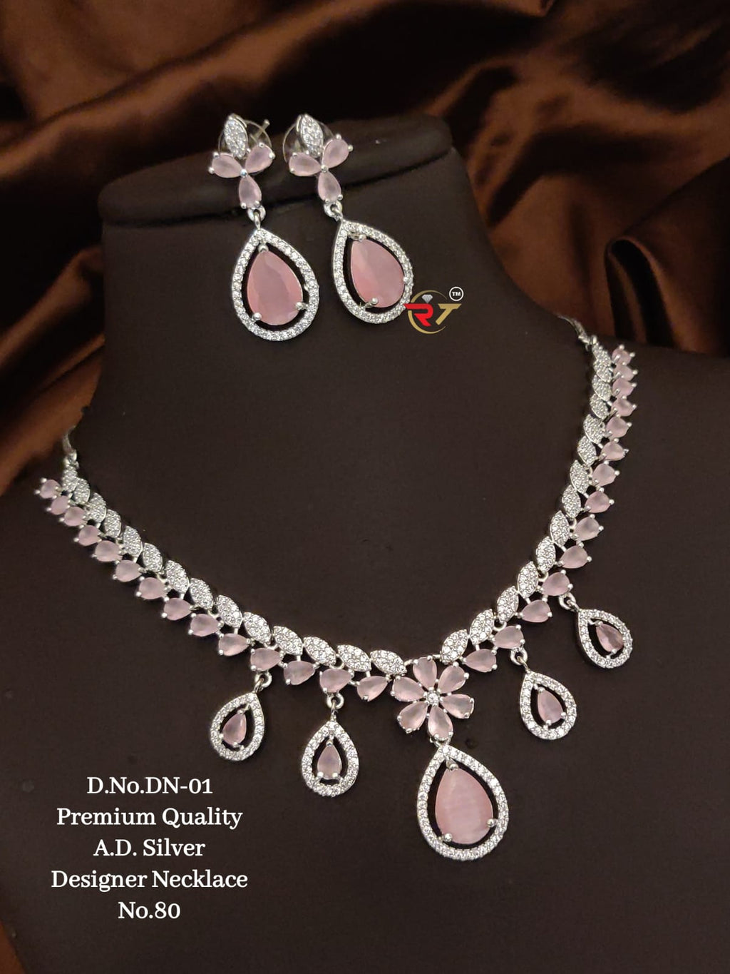 Dimond stonned jewellery set