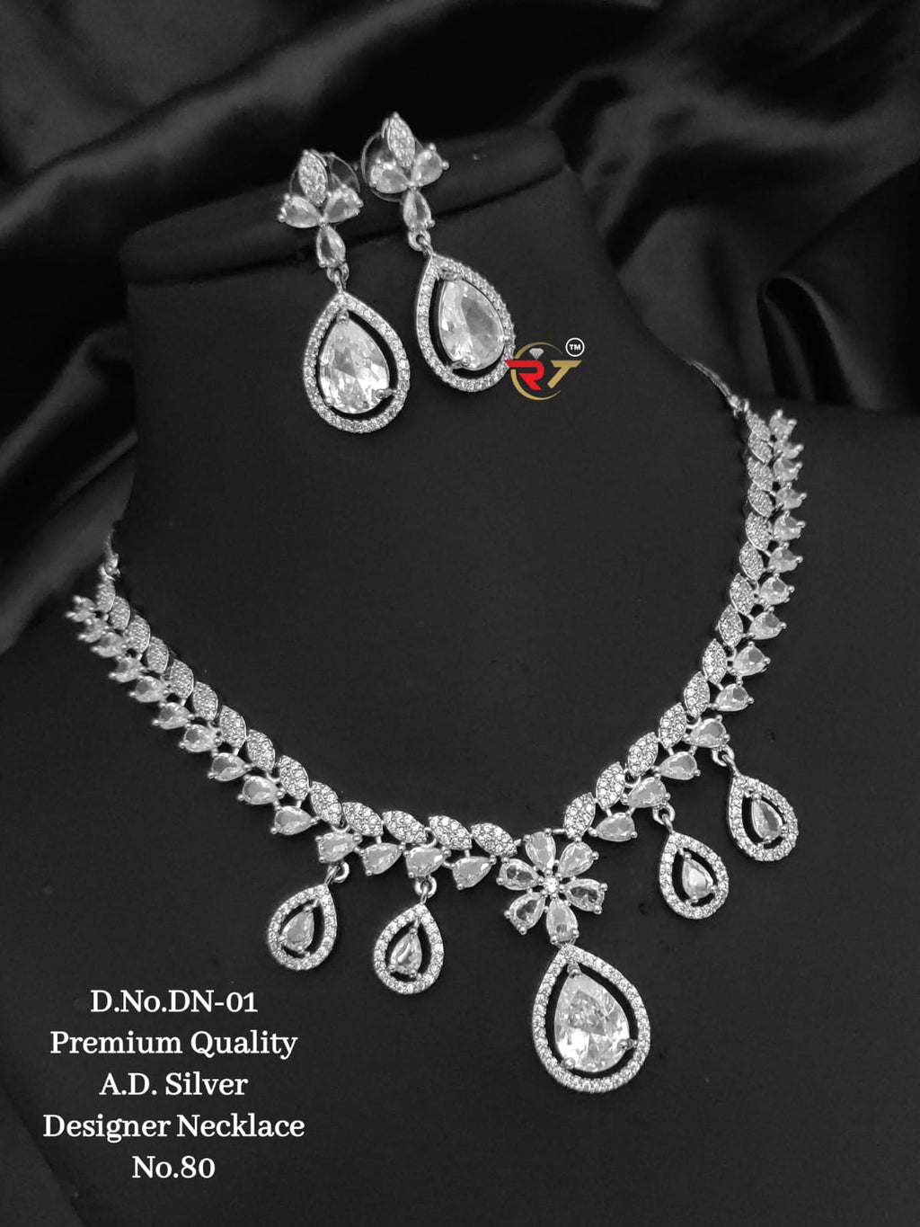 Dimond stonned jewellery set